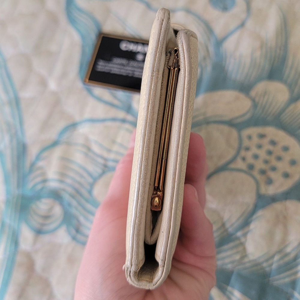 Chanel wallet - Picture 8 of 11